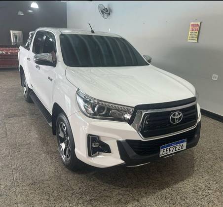 TOYOTA HILUX 2.8 SRX 4X4 CD 16V DIESEL 4P AUTOMÁTICO